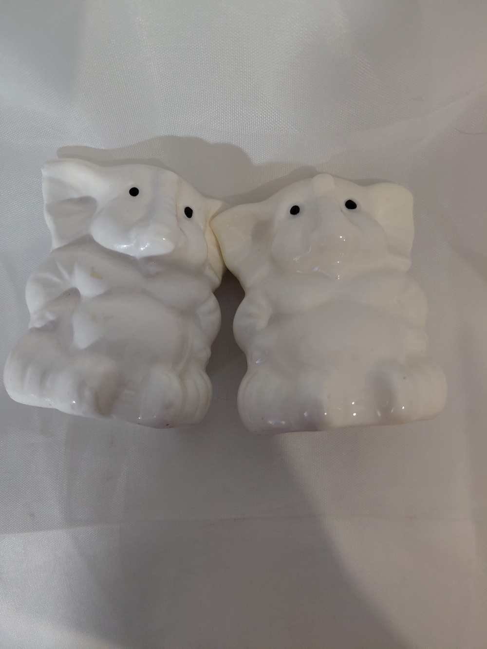 Source Unknown White Ceramic Elephant Salt and Pepper Shakers Set